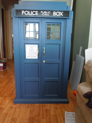 Illustration for article titled This TARDIS cat playpen is the singularity of the internet's interests
